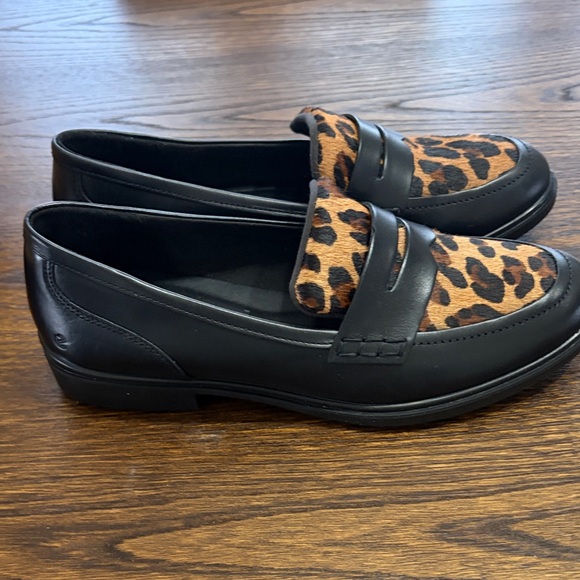 Ecco Women's Black and Leopard Print Loafers - Picture 4 of 8
